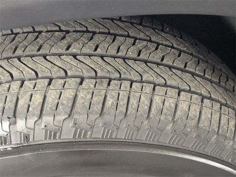 Certified 2025 GMC Acadia Elevation image 8