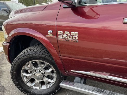 Used 2017 RAM 2500 Limited image 11