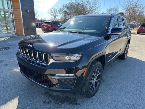 New 2025 Jeep Grand Cherokee Limited AWD/4WD image 2