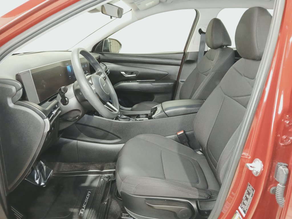 Used 2025 Hyundai Tucson SE AWD/4WD image 10