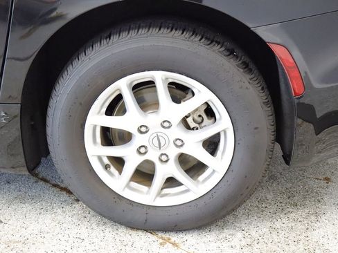 Certified 2023 Chrysler Pacifica Touring-L FWD image 16