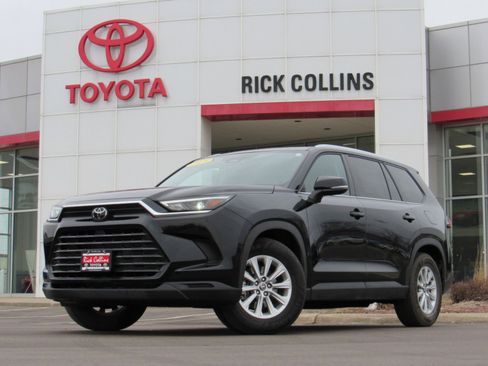 Used 2025 Toyota Grand Highlander AWD image 1