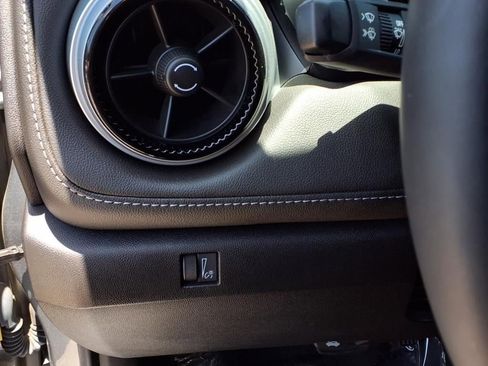 Used 2023 Chevrolet Colorado LT w/ LT Convenience Package image 17