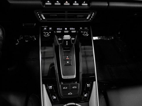 Used 2024 Porsche 911 Carrera S w/ Premium Package RWD image 25