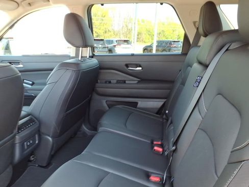 New 2026 Nissan Pathfinder SL AWD/4WD image 8