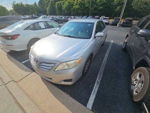 Used 2011 Toyota Camry LE w/ LE Extra-Value Pkg FWD image 7