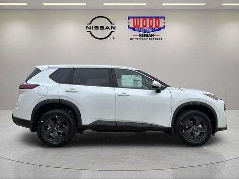 New 2026 Nissan Rogue SV w/ Cold Weather Package AWD/4WD image 2