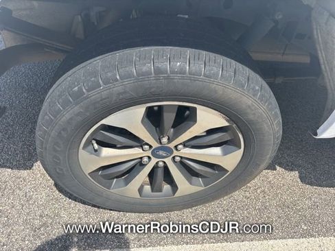 Used 2019 Ford F150 XL w/ Equipment Group 101A Mid AWD/4WD image 5