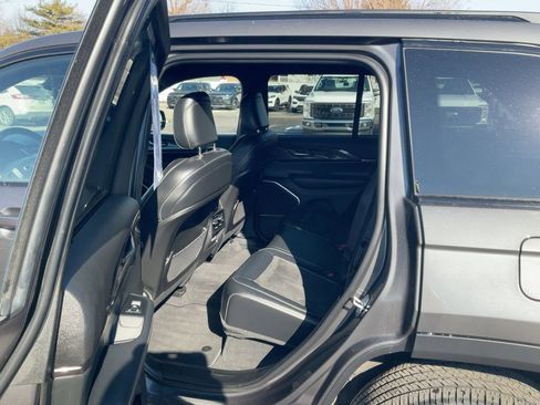 Used 2022 Jeep Grand Cherokee Altitude image 15