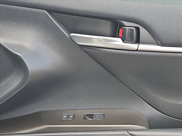 Used 2021 Toyota Camry SE w/ Convenience Package FWD image 13