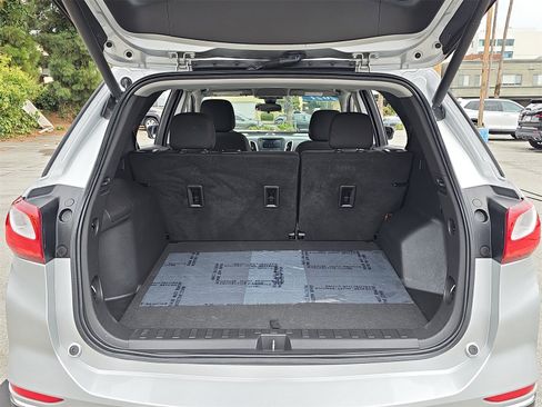 Used 2021 Chevrolet Equinox LT image 12
