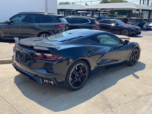 Used 2022 Chevrolet Corvette Stingray Preferred Cpe w/ Z51 Performance Package RWD image 3