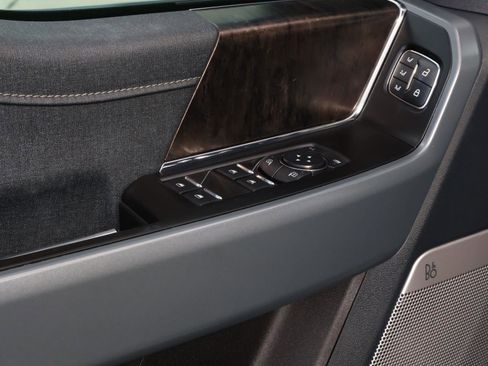 Used 2022 Ford F150 Lariat w/ Max Trailer Tow Package image 17