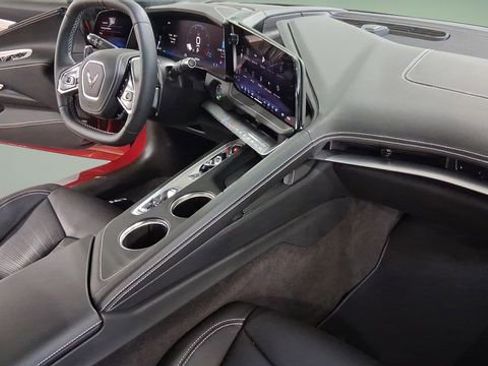 Used 2026 Chevrolet Corvette Stingray Premium Conv w/ Z51 Performance Package RWD image 18
