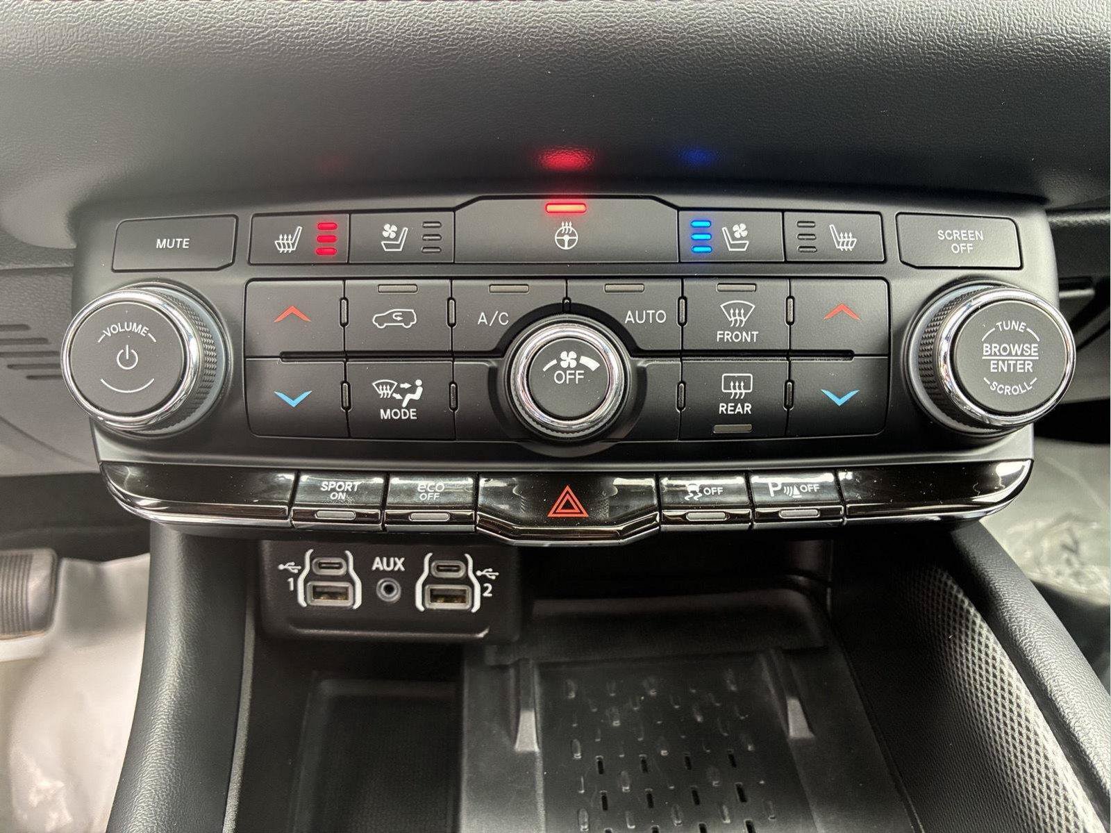 Used 2025 Dodge Durango R/T AWD/4WD image 27