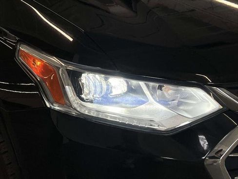 Used 2021 Chevrolet Traverse High Country image 9