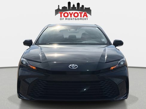 Used 2025 Toyota Camry LE w/ Convenience Package image 9