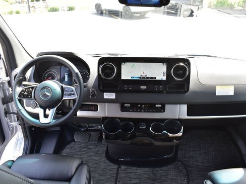 Used 2022 Mercedes-Benz Sprinter 3500 image 55