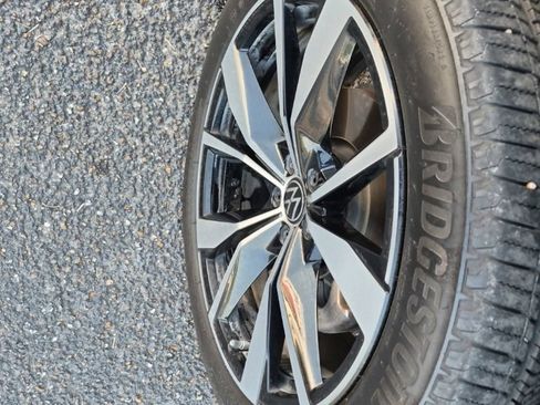 Used 2024 Volkswagen Atlas SEL Premium R-Line AWD/4WD image 13