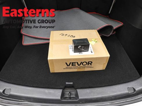 Used 2020 Tesla Model Y Long Range image 9