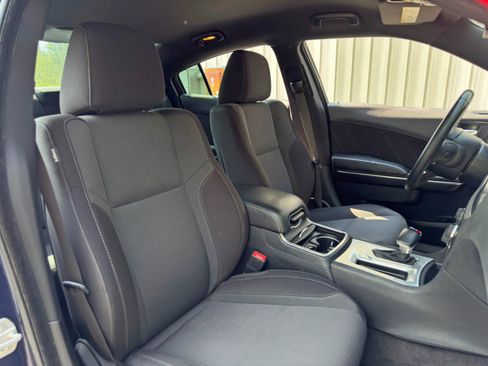Used 2015 Dodge Charger SXT RWD image 36
