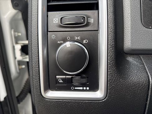 Used 2017 RAM 2500 SLT image 15