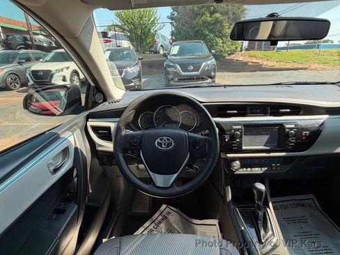 Used 2016 Toyota Corolla LE FWD image 14