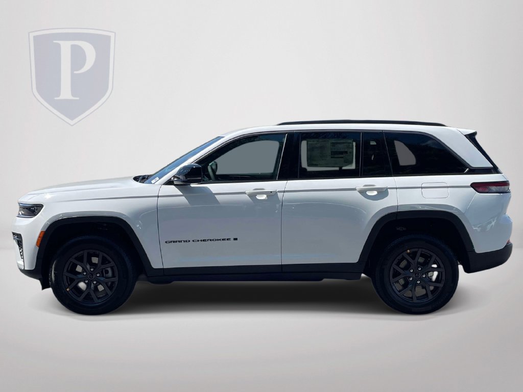 New 2027 Jeep Grand Cherokee Altitude AWD/4WD image 5
