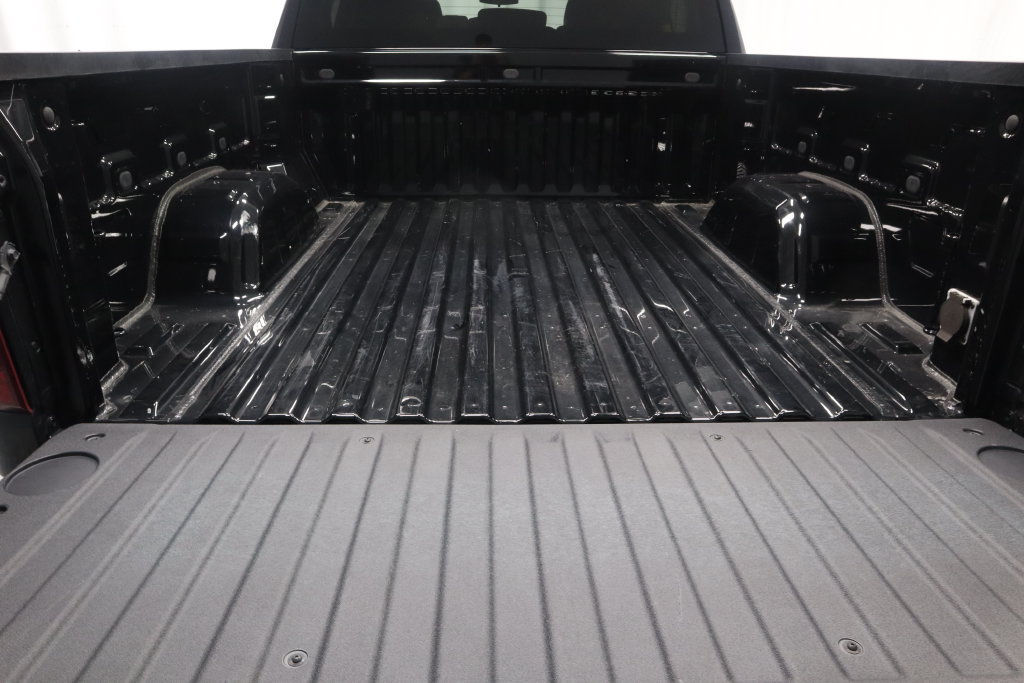 Used 2025 Chevrolet Silverado 1500 LT AWD/4WD image 11