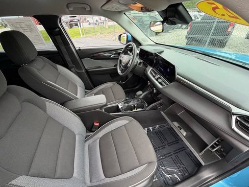 Used 2025 Chevrolet TrailBlazer LT AWD/4WD image 12