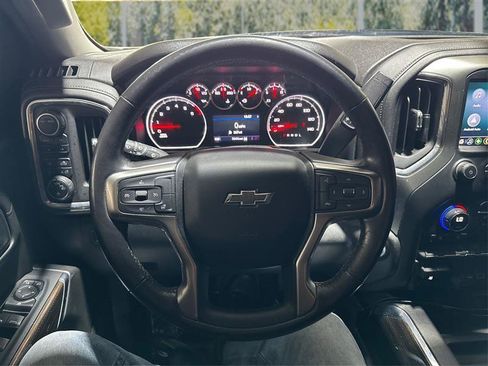 Used 2021 Chevrolet Silverado 1500 LT Trail Boss w/ Bed Protection Package AWD/4WD image 16