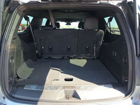 Used 2025 Chevrolet Suburban Z71 AWD/4WD image 16