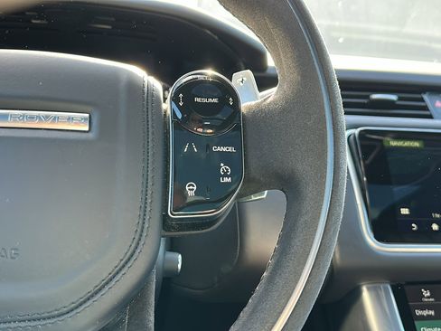 Used 2021 Land Rover Range Rover Sport HST image 17