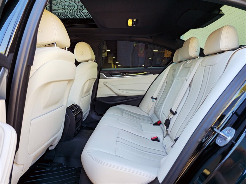 Used 2019 BMW 540i w/ Convenience Package RWD image 27