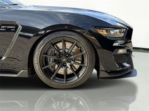 Used 2017 Ford Mustang Shelby GT350 image 21