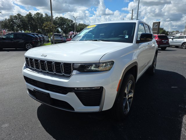Used 2026 Jeep Grand Cherokee Limited AWD/4WD image 2