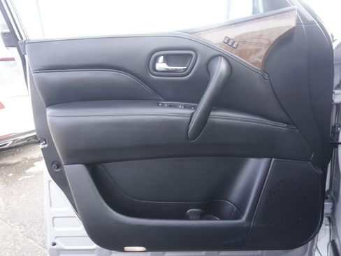 Used 2018 INFINITI QX80 4WD w/ Driver Assistance Package image 17