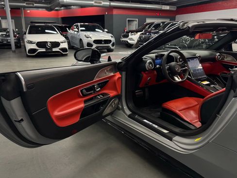 Used 2022 Mercedes-Benz SL 63 AMG 4MATIC image 23