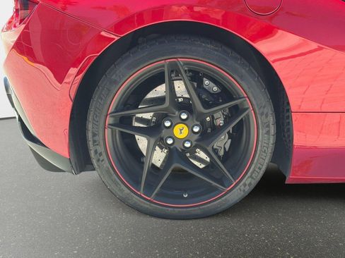 Used 2021 Ferrari F8 Tributo RWD image 18