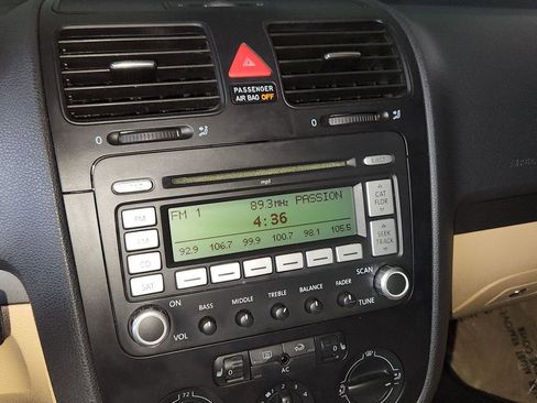 Used 2009 Volkswagen Jetta SE image 34