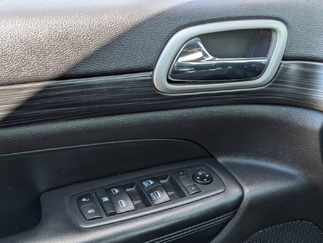 Used 2021 Jeep Grand Cherokee Laredo X RWD image 22