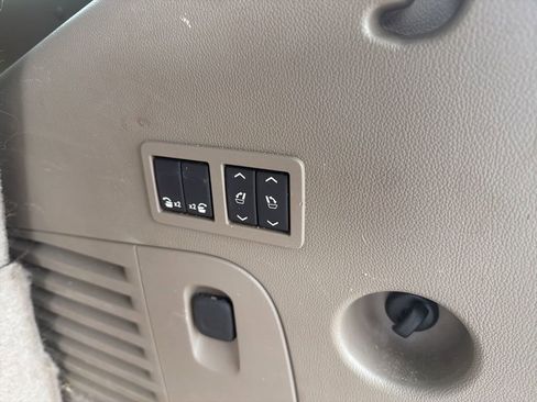 Used 2016 GMC Yukon SLT image 36