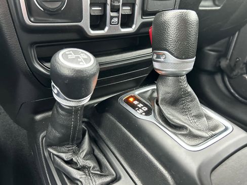 Used 2023 Jeep Wrangler Unlimited w/ Cold Weather Group image 25