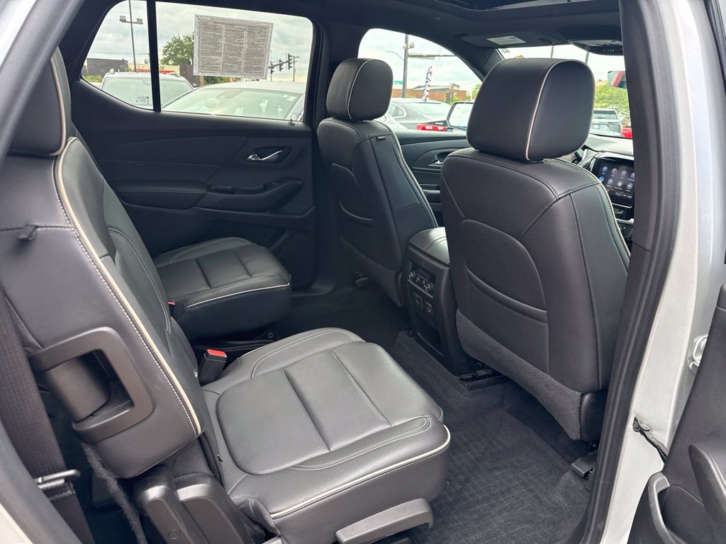 Used 2022 Chevrolet Traverse Premier w/ LPO, Floor Liner Package AWD/4WD image 36