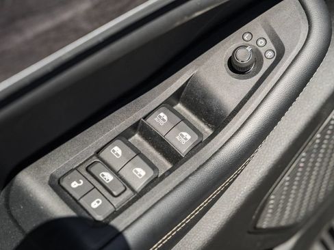 Used 2023 Jeep Grand Cherokee Limited AWD/4WD image 41