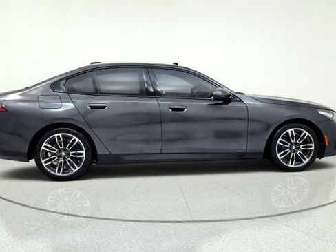 Used 2026 BMW 530i w/ M Sport Package RWD image 10