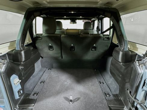 Used 2024 Jeep Wrangler Unlimited image 24