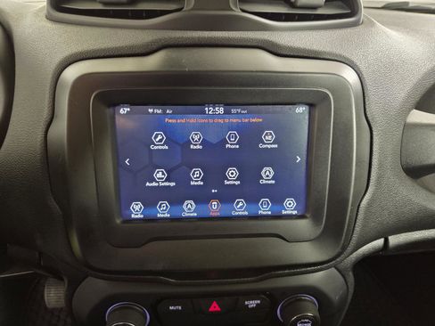 Used 2018 Jeep Renegade Latitude w/ Cold Weather Group image 40