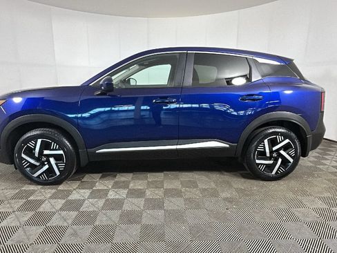 Used 2025 Nissan Kicks SV FWD image 6