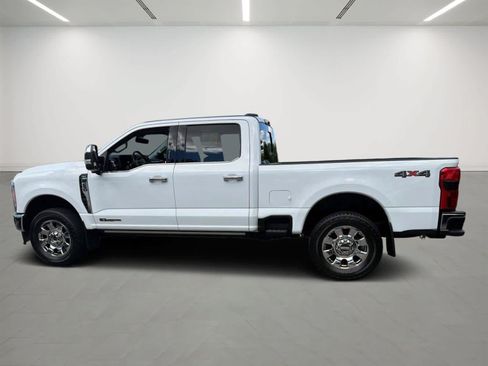 Used 2023 Ford F250 Lariat w/ Lariat Ultimate Package AWD/4WD image 3